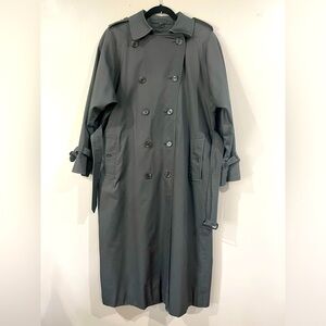 Vintage Burberrys trench Size 12 XLong. Gray with 100% wool removable liner